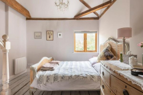 Luxury Apartment, The Barn, Cookham